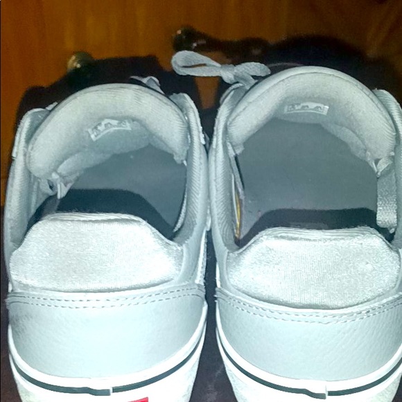 Gray leather Vans. Men’s size 8 or Women’s size 10 - Picture 4 of 7